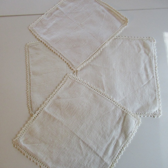 Set 4 Linen 8" square Doilies - Picture 3 of 6